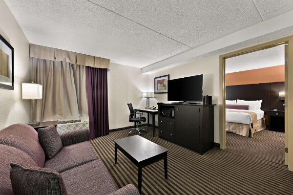 Best Western Plus Toronto North York Hotel & Suites image 19