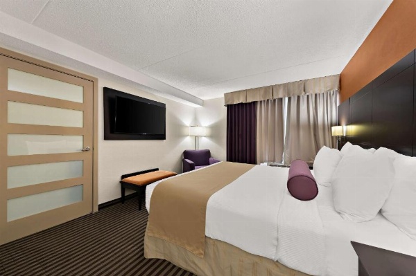 Best Western Plus Toronto North York Hotel & Suites image 20