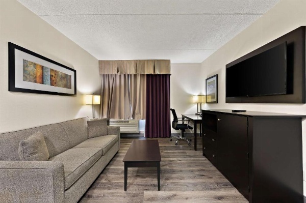 Best Western Plus Toronto North York Hotel & Suites image 22