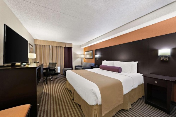 Best Western Plus Toronto North York Hotel & Suites image 25